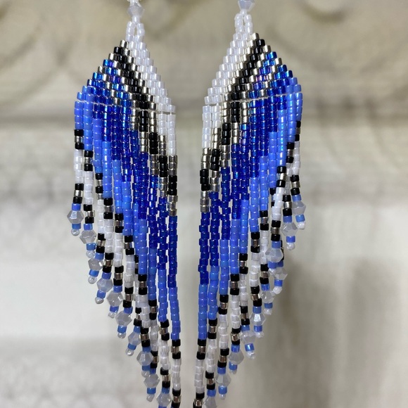 NEW!!!   JEWELRY FROM THE HEART Fringe Earrings - Picture 3 of 4